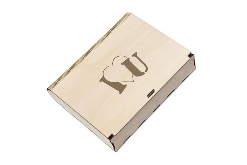 Drewniane pudełko walentynkowe